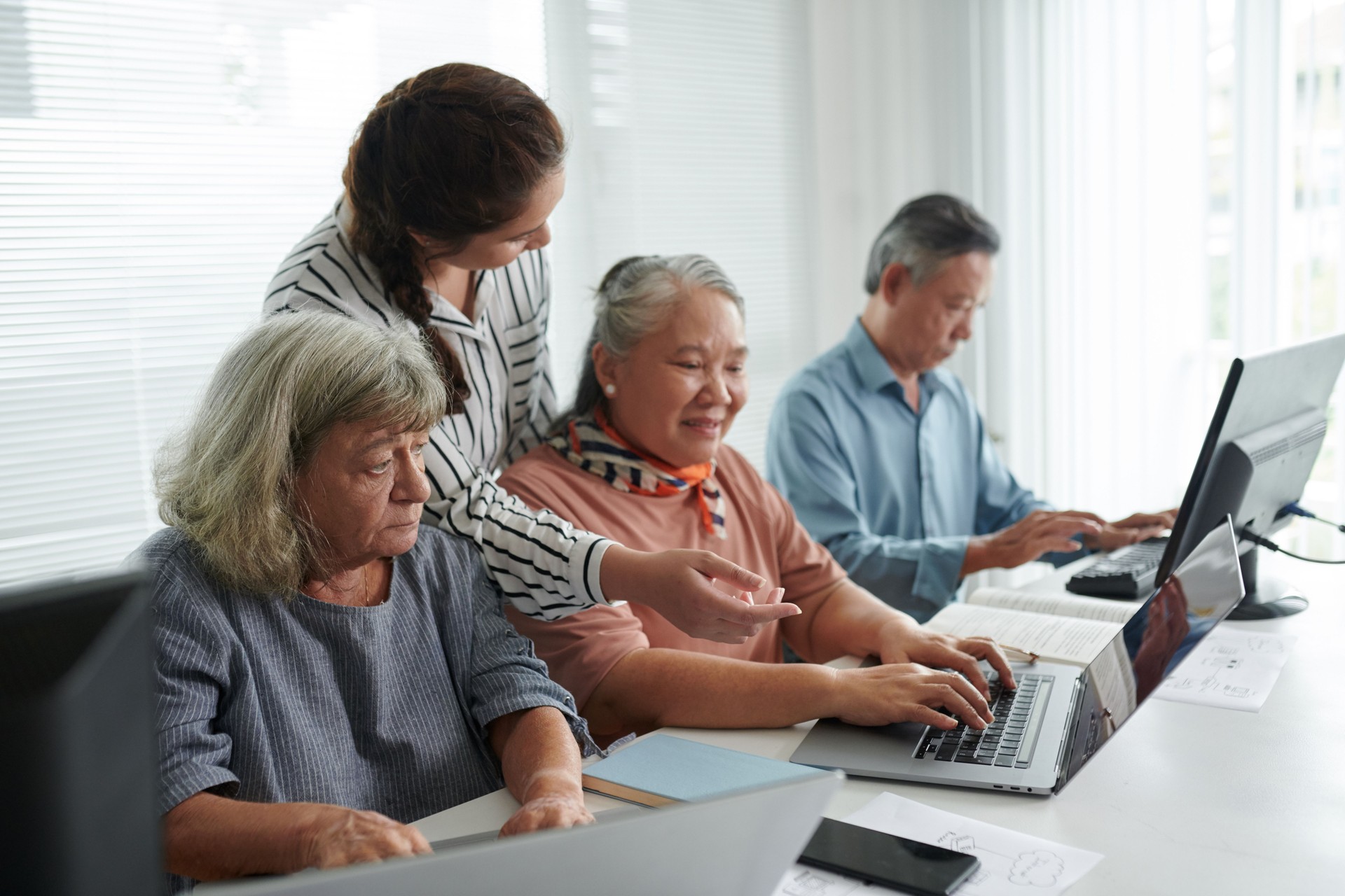 Seniors Learning Basic Computer Skills